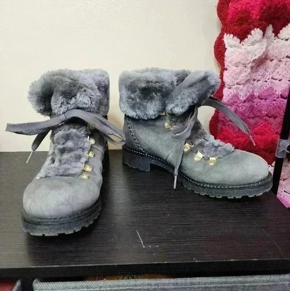 Size 9M Jack Rogers Grey Gay Charlie Faux Fur-Lined Suede Winter Boots - Picture 1 of 6